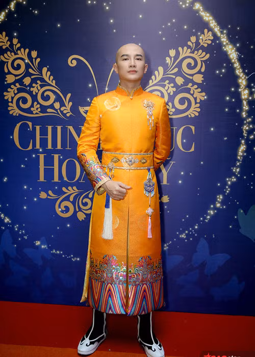 Ngao ngan truoc nhung tro lo cua sao Viet tren tham do