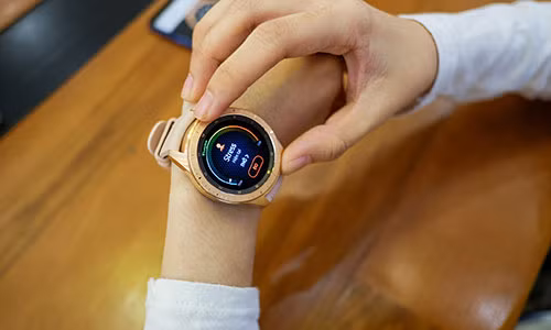 Đánh giá Galaxy Watch: gọn hơn, thêm nhiều chế độ tập luyện Danh gia Galaxy Watch: gon hon, them nhieu che do tap luyen