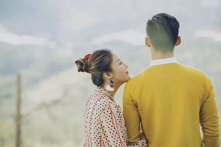 Đây là những bức ảnh hậu trường MV sắp trình làng của Văn Mai Hương.
