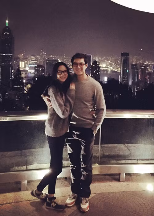 Lấy chồng rồi sinh con gái, bóng hồng tin đồn của Hoàng Kiều dần rút khỏi làng giải trí và tận hưởng cuộc sống bình yên, hạnh phúc.