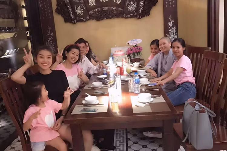 Sau khi xuất viện, Mai Phương vẫn đều đặn cập nhật tình trạng sức khỏe.