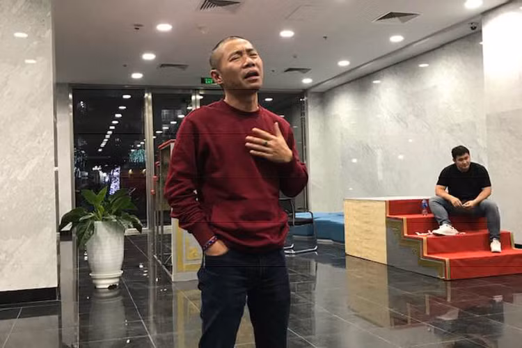 Công Lý tập luyện cho một phân cảnh có trong kịch bản Táo quân.