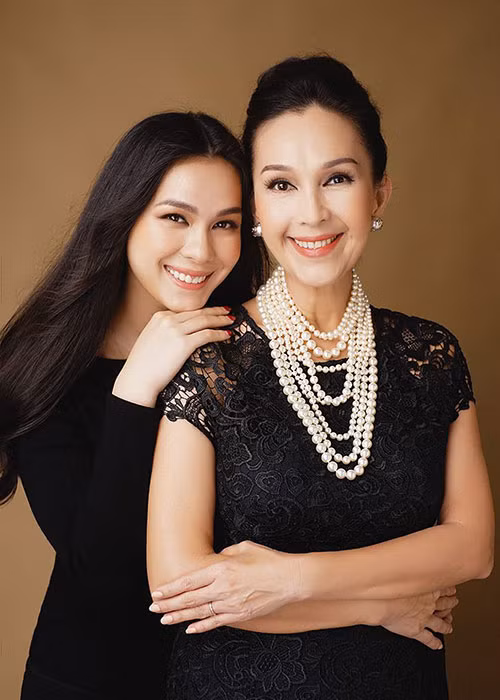Thùy My là con gái đầu lòng của Diễm My và doanh nhân Hà Tôn Đức.