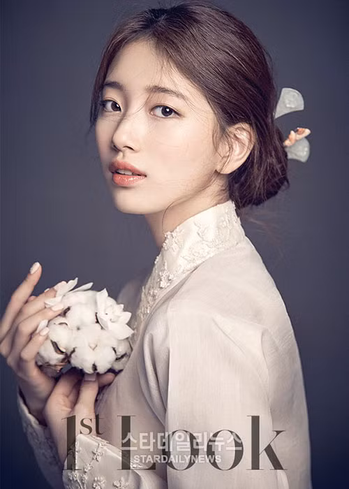 Dịp Tết, hàng loạt mỹ nhân xứ Hàn lựa chọn diện trang phục truyền thống hanbok. Một trong số đó là Suzy. Ảnh: Stardailnews