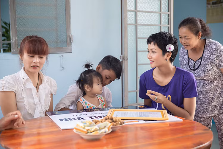 Từ khi trở về nước sau cuộc thi Hoa hậu Hoàn vũ Thế giới 2018, H'hen Niê có lịch trình làm việc dày đặc.