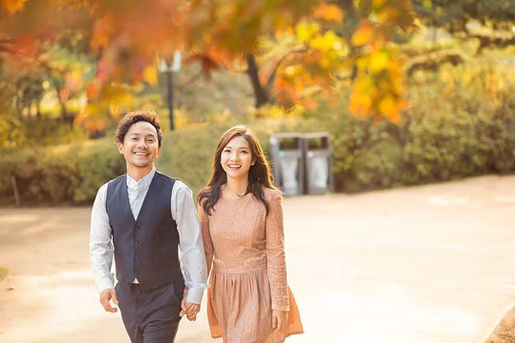 Sau hơn 1 tháng về chung một nhà, đôi vợ chồng son mới đây khoe ảnh cưới chụp tại Hàn Quốc.