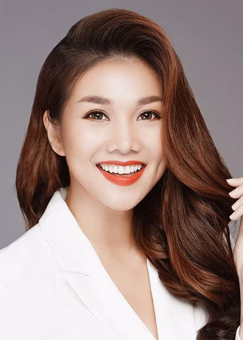 Thanh Hằng cũng là một trong những gái ế kín tiếng đắt giá nhất showbiz Việt giống như Lý Nhã Kỳ, Mỹ Tâm.