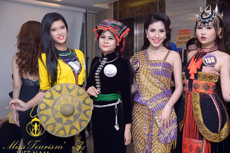 Kết quả chung cuộc, Ngân Anh chỉ giành giải Thí sinh có trang phục vùng miền đẹp nhất. Ảnh: Fanpage
