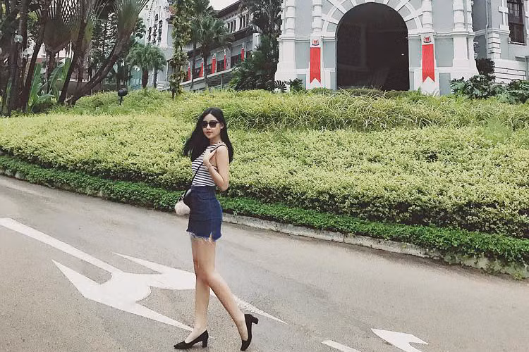 Ngân Anh chỉ để lại vài bức ảnh của mình trước khi đăng quang Hoa hậu Đại dương 2017. Ảnh: FBNV Xem video "Ngân Anh bị tố mua giải, biết trước câu hỏi thi Hoa hậu Liên lục địa 2018". Nguồn Youtube/vtc