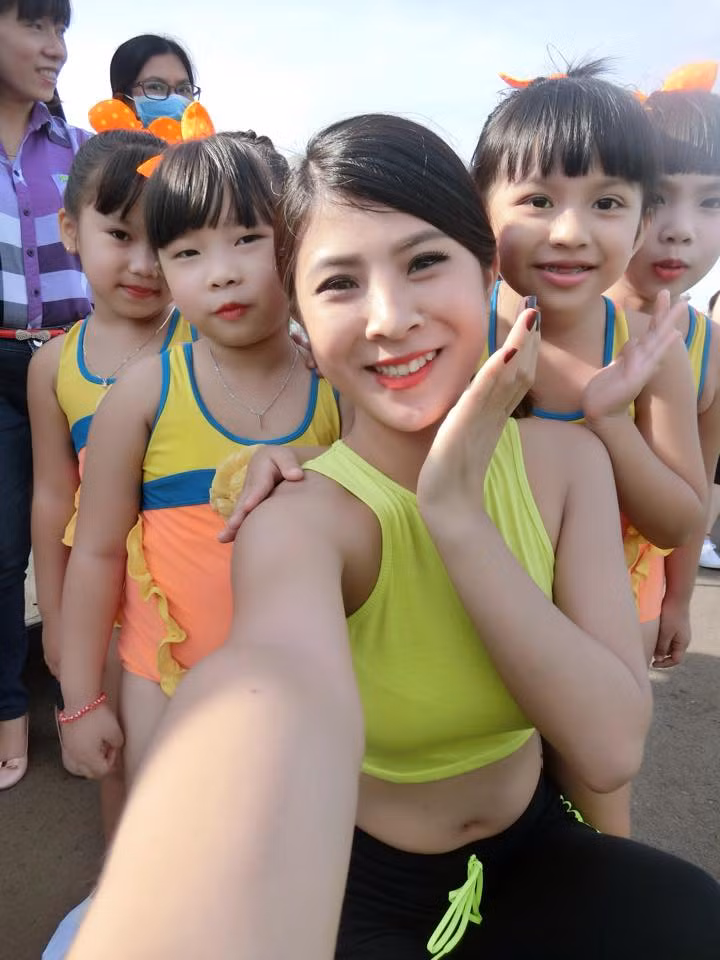 Than hinh goi cam cua co giao day Aerobic que Bac Giang
