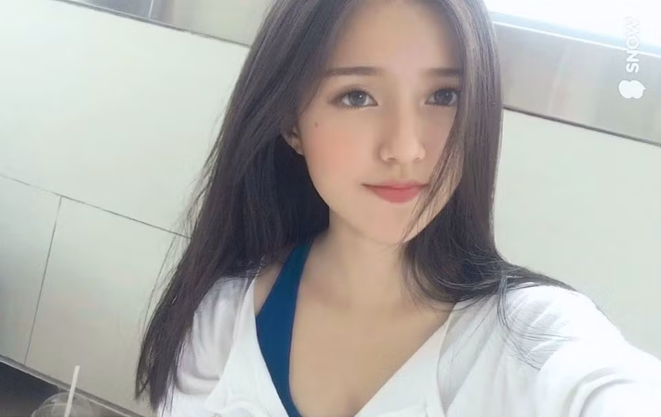 Nhan sắc của Mỹ Uyên được nhiều người nhận xét rất giống ca sỹ Goo Hye Sun và Pinky (thành viên trong nhóm nhạc IOI – Hàn Quốc).