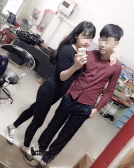 Sau khi sự việc gây xôn xao trên cộng đồng mạng vài ngày, nữ nhân vật chính, cô gái Bắc Giang tên Th trong câu chuyện “chia tay bạn trai vì không mua iPhone” đã chính thức lên tiếng, phản pháo bạn trai cũ và nói ra sự thật bất ngờ. Cô nàng khẳng định chuyện xoay quanh chiếc điện thoại iPhone mà H kể lể trên mạng hoàn toàn là bịa đặt, cô chưa từng được bạn trai tặng điện thoại, thậm chí còn bị H “luộc” một số đồ của mình để đem bán lấy tiền.