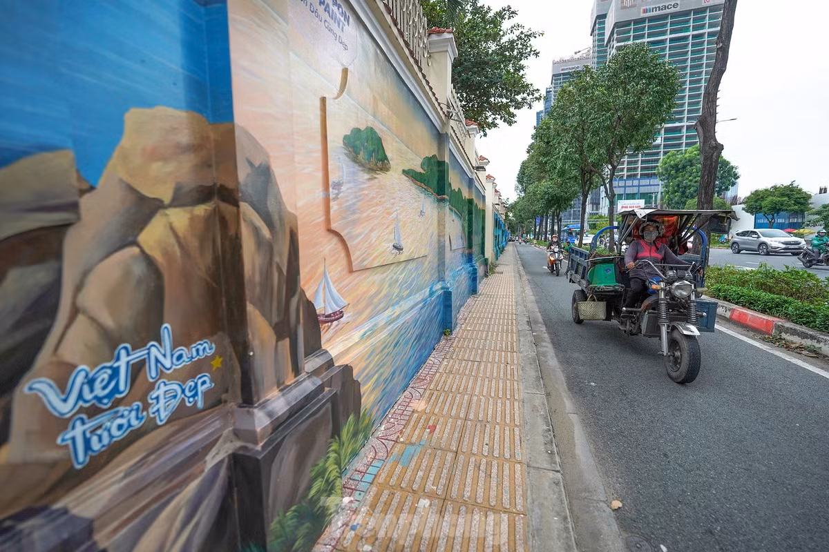 Buc bich hoa an tuong giua trung tam TP HCM-Hinh-4