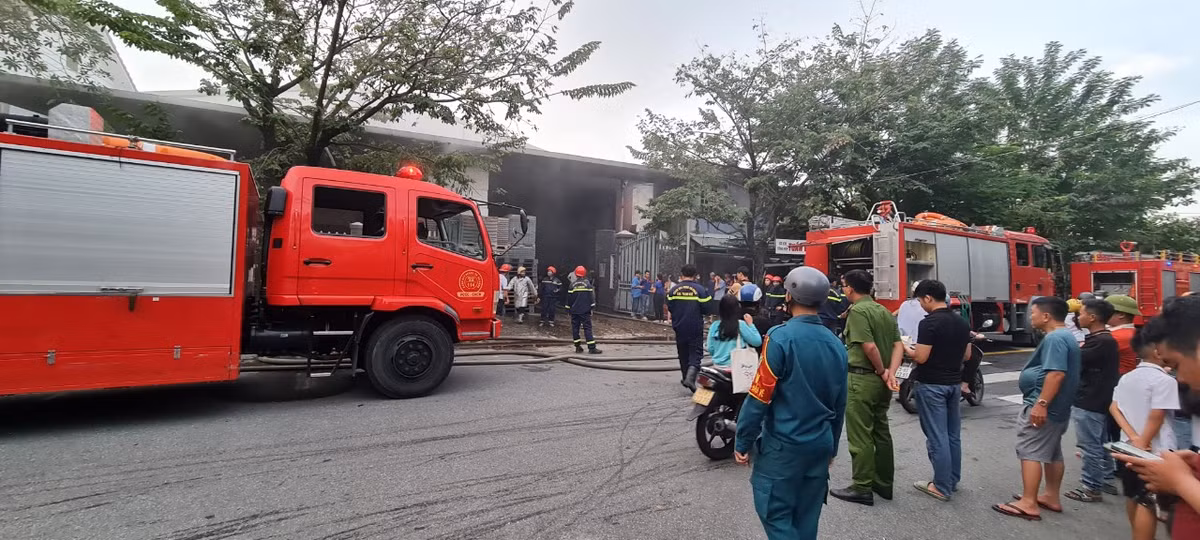Nguyên nhân vụ cháy đang được điều tra, làm rõ.