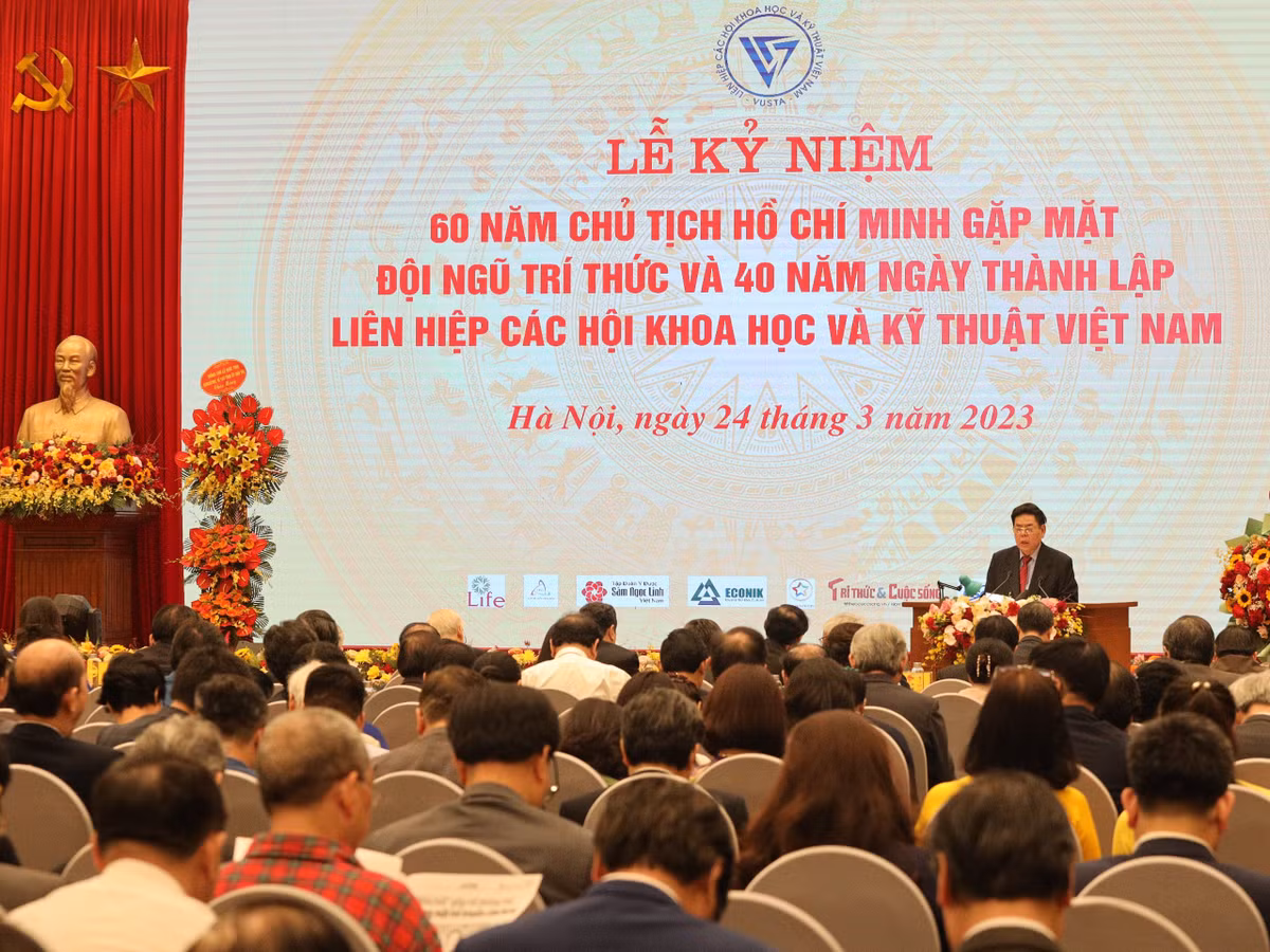 GS.TSKH.NGND Nguyễn Thiện Phúc: “Đổi mới sáng tạo là chìa khóa thành công“ GS.TSKH.NGND Nguyen Thien Phuc: “Doi moi sang tao la chia khoa thanh cong“