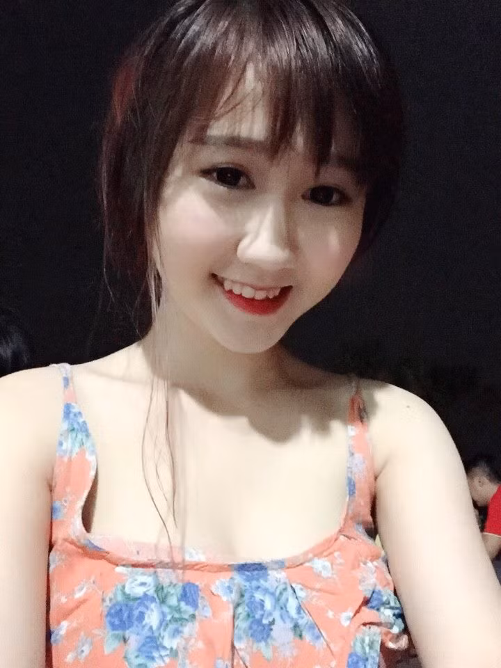 Từ khi còn học cấp ba, Lãi Lãi đã được một số bạn bè nhận xét là giống Hương Tràm, khi đó Lãi Lãi còn chưa biết Hương Tràm là ai. Cô nàng tiết lộ đã từng gạt phắt đi nhận xét của một vài người bạn thân, so sánh khuôn mặt của cô với Hương Tràm.