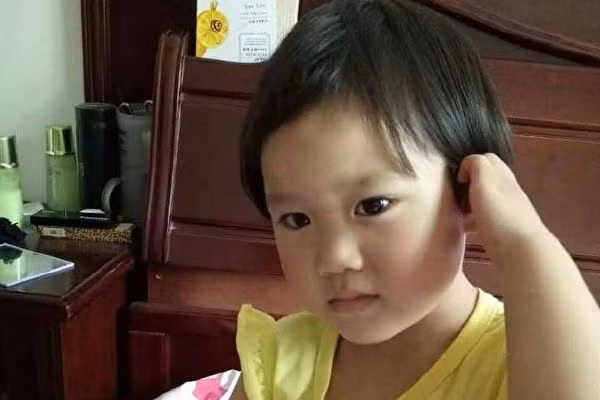 Cô bé Thư Dao khi còn sống.