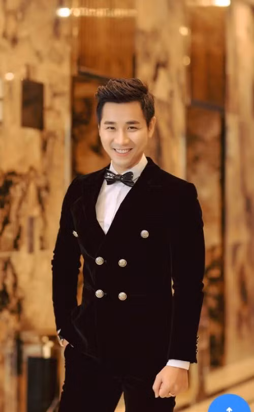 MC Nguyên Khang.