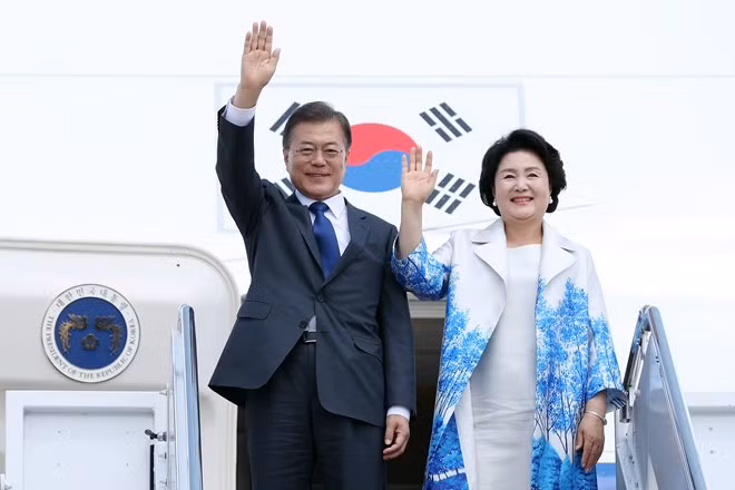 Tổng thống Hàn Quốc Moon Jae-in và phu nhân. (Ảnh do Bộ Ngoại giao cung cấp).