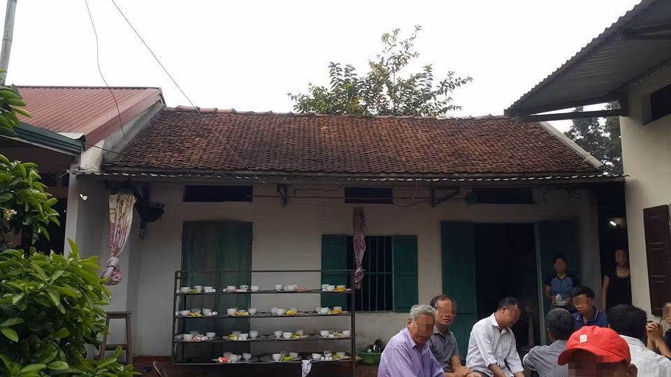 Căn nhà mà ba mẹ con H. sinh sống.