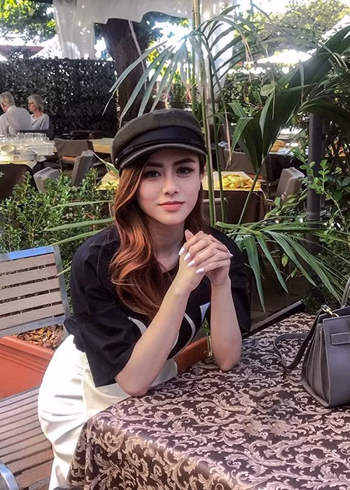 Nữ diễn viên không chỉ xinh đẹp mà còn tài năng.