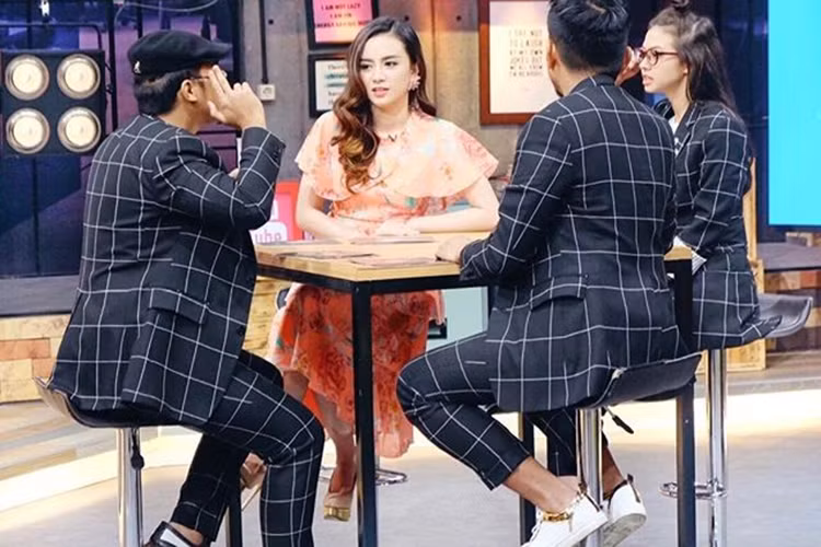 Sinh thời, Dylan rất chăm chỉ chạy show.