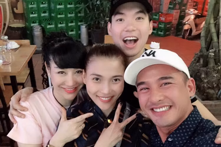 Trương Nam Thành công khai hẹn hò Thu Huyền vào tháng 3/2018. Từ khi gắn bó với nữ doanh nhân này, nam người mẫu ít tham gia hoạt động giải trí mà tập trung kinh doanh cùng nửa kia của mình.