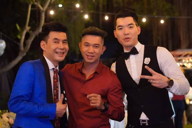 Mở tiệc cưới tại Sài Gòn vào tối ngày 24/12, nhưng Trương Nam Thành giữ kín hình ảnh bà xã với công chúng.
