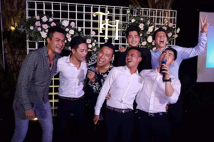 Bà xã của Trương Nam Thành hơn tuổi chồng, từng kết hôn và có con riêng.