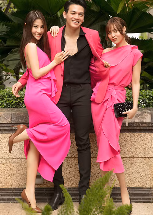 Vóc dáng cao ráo, bạn trai màn ảnh của Lan Ngọc hoạt động trong showbiz với vai trò một người mẫu.