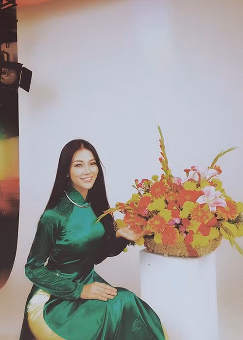 Sau khi đoạt vương miện, Phương Khánh có lịch trình dày đặc với cương vị mới.Ảnh: FBNV