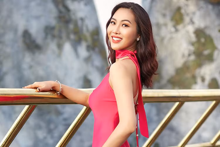 Trước ồn ào, Diệu Ngọc chủ động không lên tiếng. Còn phía công ty quản lý của cô cho hay không có trách nhiệm giải thích bất kì điều gì.