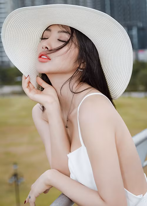 Sau 2 năm công khai chia tay Lương Bằng Quang, Yaya Trương Nhi ngày càng mặn mà, quyến rũ.