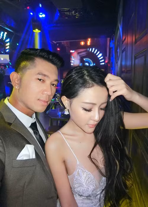 Ngân 98 gợi cảm không kém cạnh tình cũ của bạn trai.