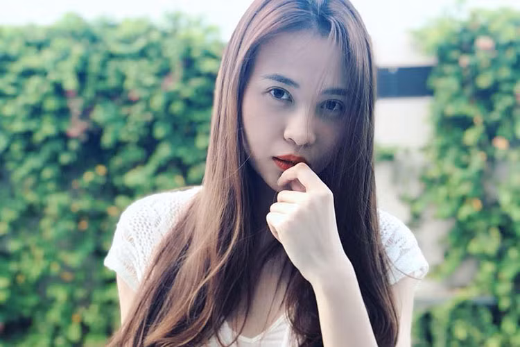 Trước khi yêu Cường Đô la, Đàm Thu Trang có đời tư khá sạch. Cô dường như không thích bon chen, tạo scandal. Có lẽ vì vậy, Đàm Thu Trang lại càng được lòng Cường Đô la.