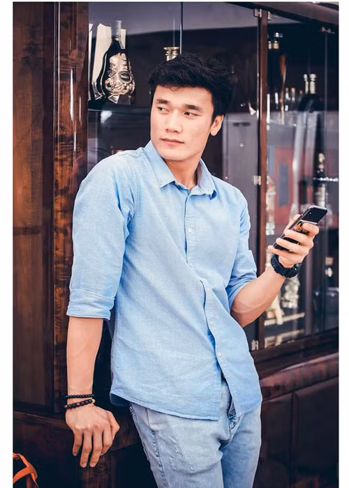 Người tình tin đồn của Bảo Anh có phong cách thời trang nam tính.