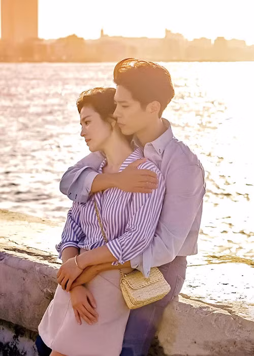 1 năm sau khi lên xe hoa, Song Hye Kyo đã trở lại màn ảnh xứ Hàn. Dự án người đẹp tham gia là “Encounter”. Ảnh: Fanpage