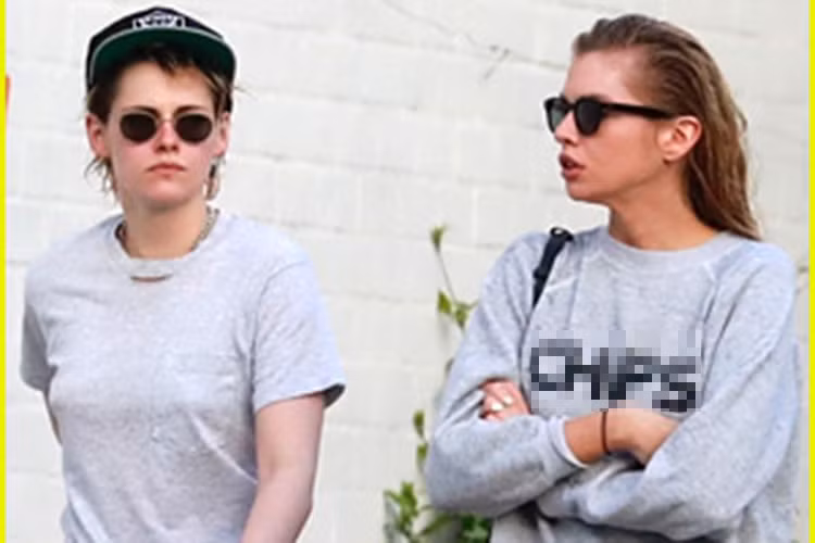 Tình cảm của Kristen và Stella ngày càng mặn nồng. Từng có tin đồn, cặp đôi sẽ tổ chức hôn lễ. Tuy nhiên, cách đây không lâu, cả hai chia tay.