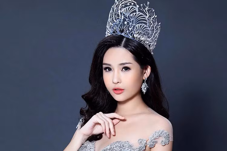 Khi bị so sánh với Nguyễn Thị Thành, Ngân Anh có phát ngôn gây chú ý: “Tôi đã tháo sụn mũi còn Nguyễn Thị Thành không tháo răng”. Sau này, Ngân Anh phải lên tiếng xin lỗi Nguyễn Thị Thành vì phát ngôn đụng chạm đàn chị.