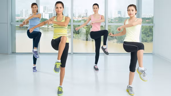 Tập luyện còn có tác dụng rèn luyện chức năng tim phổi, cải thiện độ đàn hồi của mạch máu, nâng cao khả năng chống lại độc tố, giúp mạch máu khỏe mạnh.