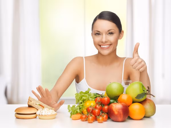 Chế độ ăn uống khoa học, thực đơn nhiều trái cây, rau xanh rất có lợi cho việc tăng cường sức khỏe, ngăn ngừa bệnh tật. Hiệp hội Ung thư Hoa Kỳ cho biết, thực phẩm nguồn gốc thực vật chứa nhiều vitamin, nguyên tố vi lượng và các chất dinh dưỡng có lợi cho nỗ lực ức chế sự phát triển của tế bào ung thư.