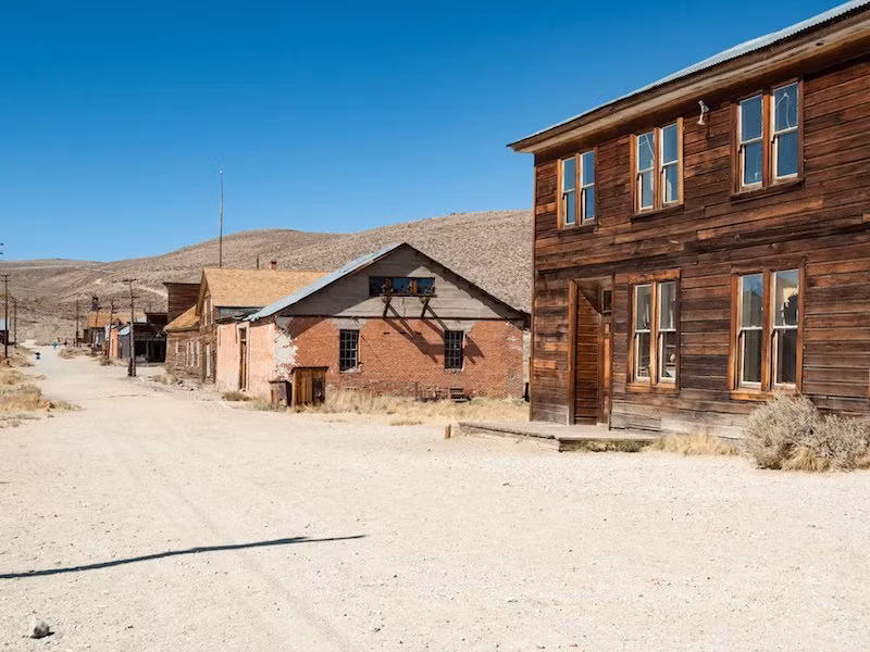 Thị trấn “ma” Bodie ở bang California (Mỹ) không một bóng người. Ảnh: The Richest.