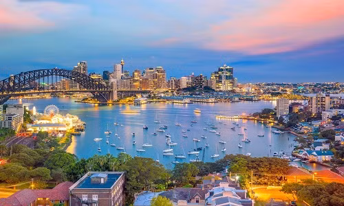 Nhiều người chuyển tới Australia vì muốn tận hưởng thời tiết ấm áp và triển vọng việc làm tốt hơn. 75% trong số họ cảm thấy hòa nhập tốt với nền văn hóa của nước này. Ảnh: BI.