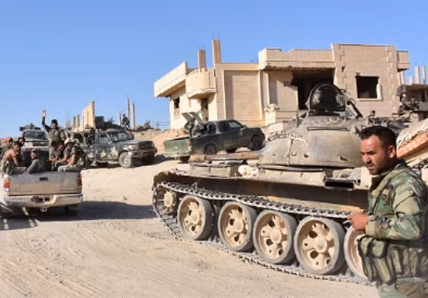 Anh: Phien quan IS ben bo vuc sup do o Deir Ezzor-Hinh-3