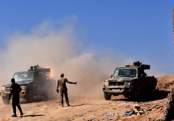 Anh: Phien quan IS ben bo vuc sup do o Deir Ezzor-Hinh-2