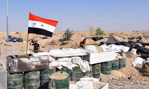“Sau khi giành lại quyền kiểm soát hầu hết vùng nông thôn phía tây, lực lượng chính phủ Damascus chuyển hướng tập trung giải phóng thành phố Deir Ezzor”, nguồn tin cho hay. Ảnh: FNA.
