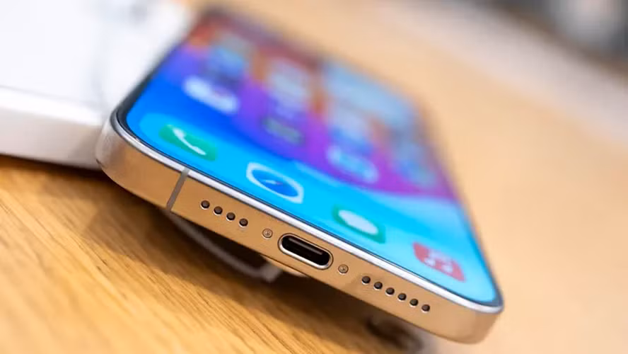 Một số người dùng cũng báo cáo, pin của iPhone 15 Pro hết nhanh hơn so với bình thường khi thực hiện các tác vụ đơn giản.
