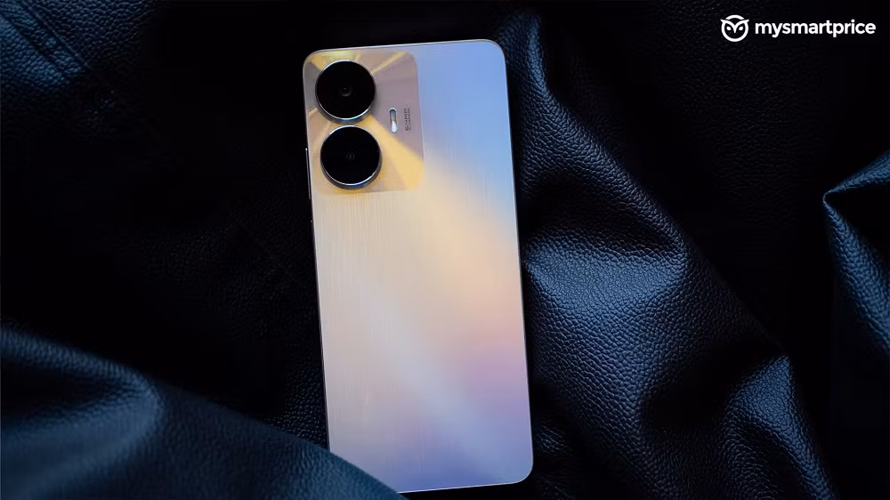 4. Realme C55: Realme C55 có phiên bản màu hồng tinh tế và thiết kế hiện đại.