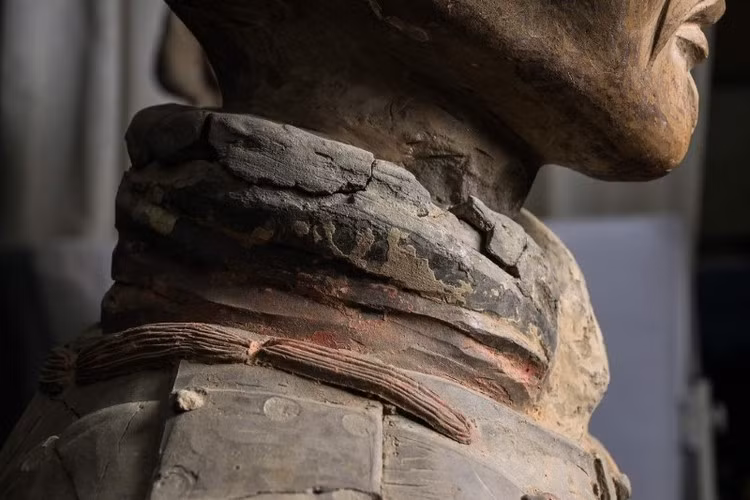 Ngày nay, hầu hết các bức tượng đều cần được phục hồi.
