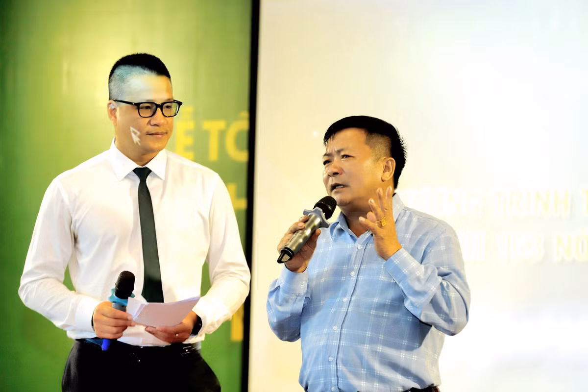 Nuôi tôm công nghệ cao thu lãi hơn trăm tỷ mỗi năm - Hình 2 Nuoi tom cong nghe cao thu lai hon tram ty moi nam-Hinh-2
